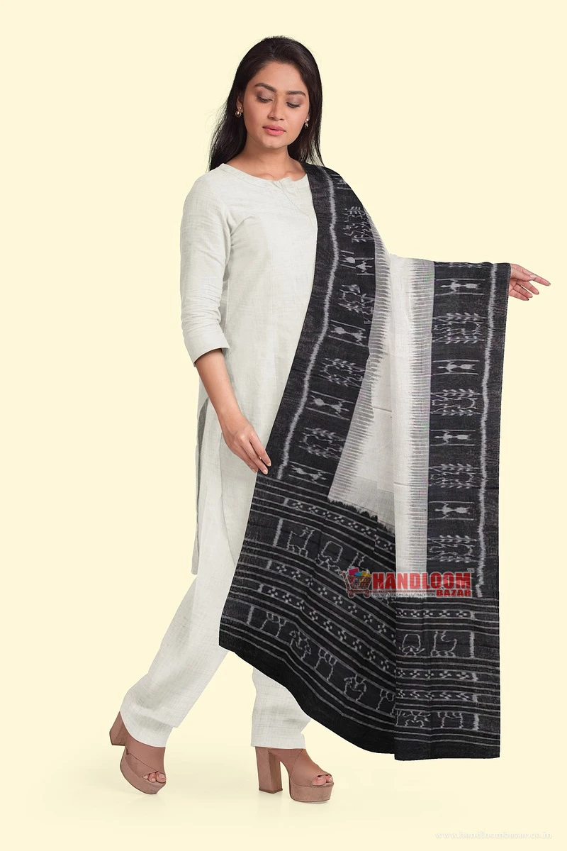White Sambalpuri Handwoven Single Ikat Cotton Dupatta SFCDUP155A